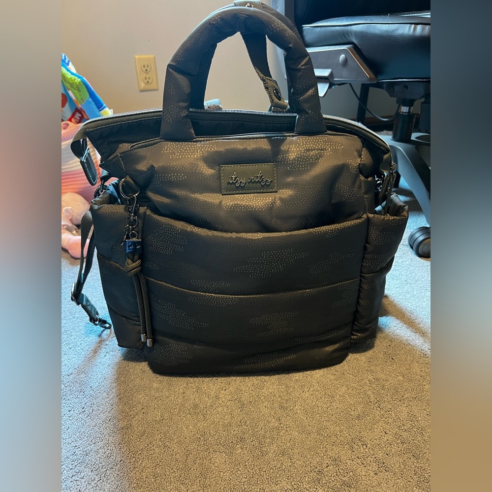 Itzy Ritzy dream convertible backpack. Camo print